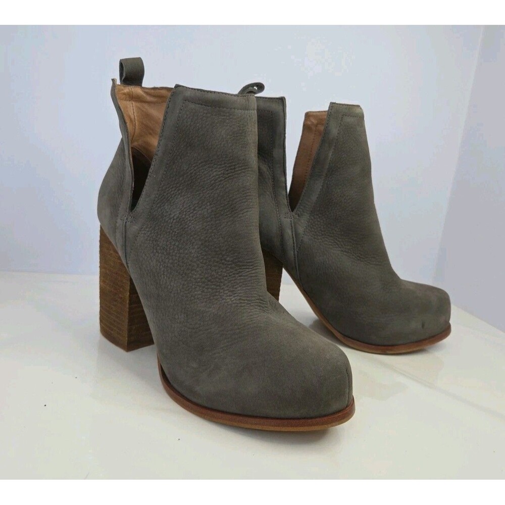 Jeffrey Campbell Oshea Slip On Chunky Heel Gray Suede Ankle Boots S 9 EUC Boho